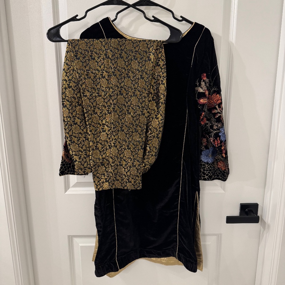 Formal Pakistani Velvet Kurta with Pants Size Small